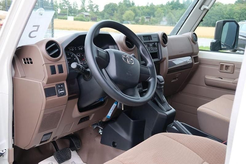 Neu Toyota Land Cruiser 228 PS (167 kW) 2026 Weiß SUV