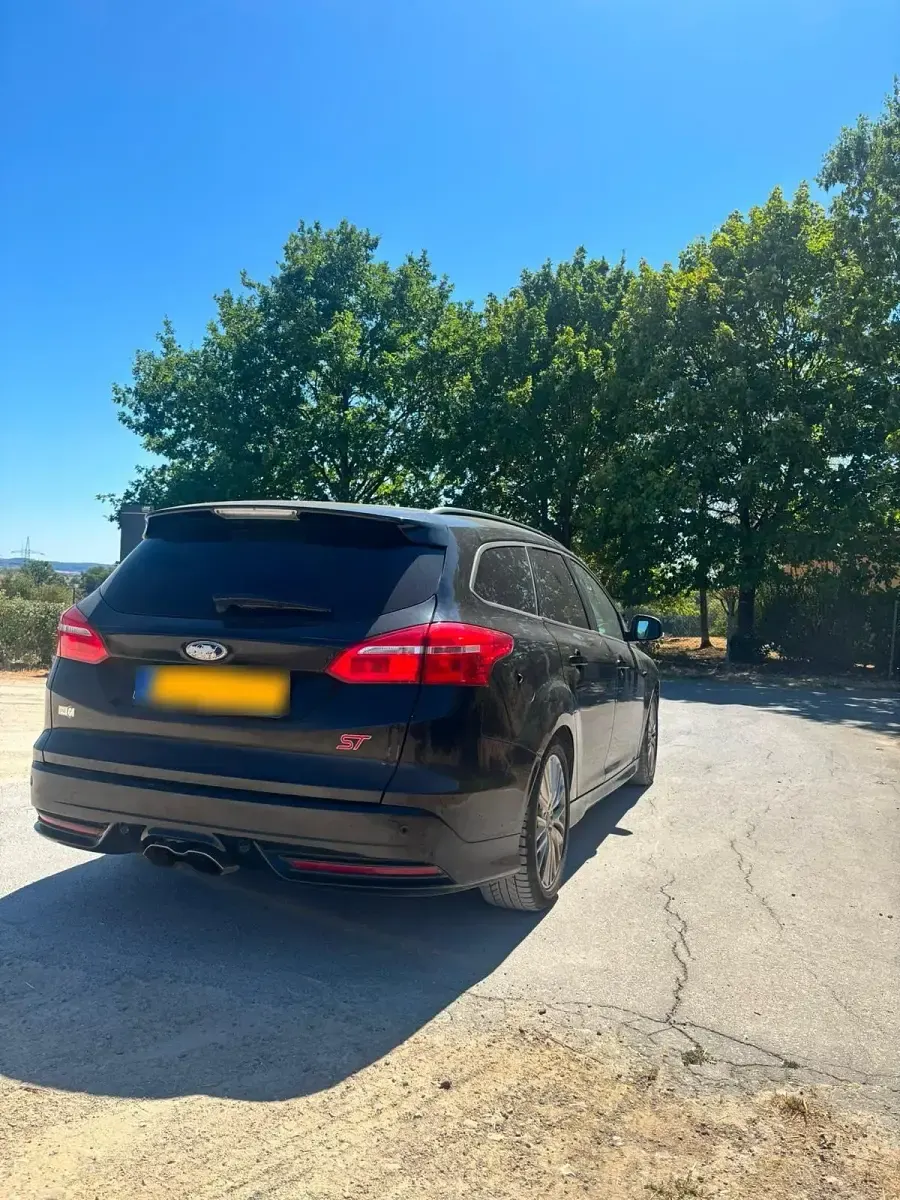 Gebraucht Ford Focus ST 250 PS (183 kW) 2017 Schwarz Kombi