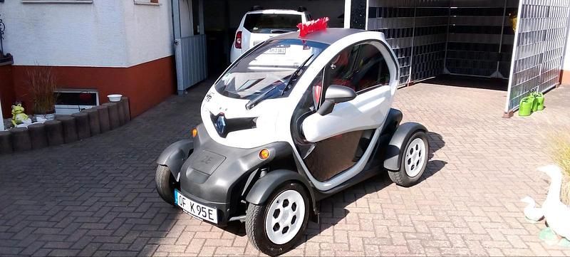Grau Gebraucht 2013 Renault Twizy Kleinwagen | 4.230 € - Bild 1/4