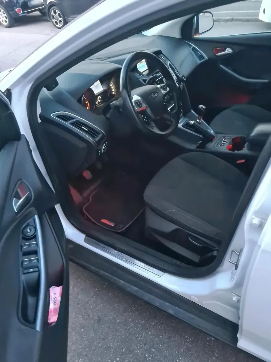 Brugt Ford Focus 116 HK (85 kW) 2012 Hvid Stationcar