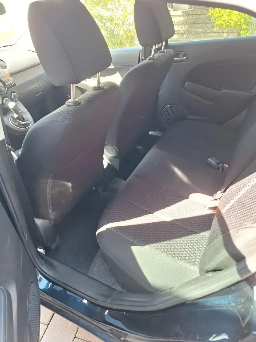 Usata Mazda 2 84 CV (61 kW) 2014 Nero Utilitaria