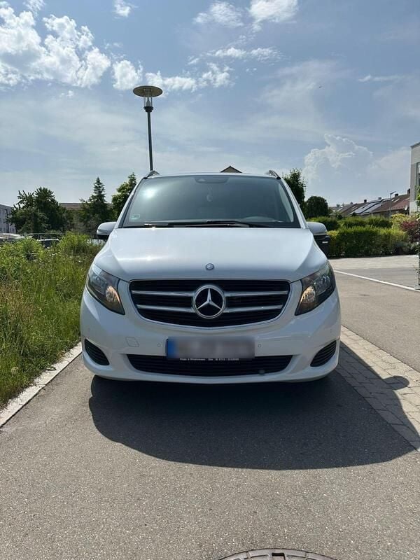 Weiß Gebraucht 2015 Mercedes V250 Avantgarde Edition Van / Kleinbus | 30.000 € (Superpreis) - Bild 1/4