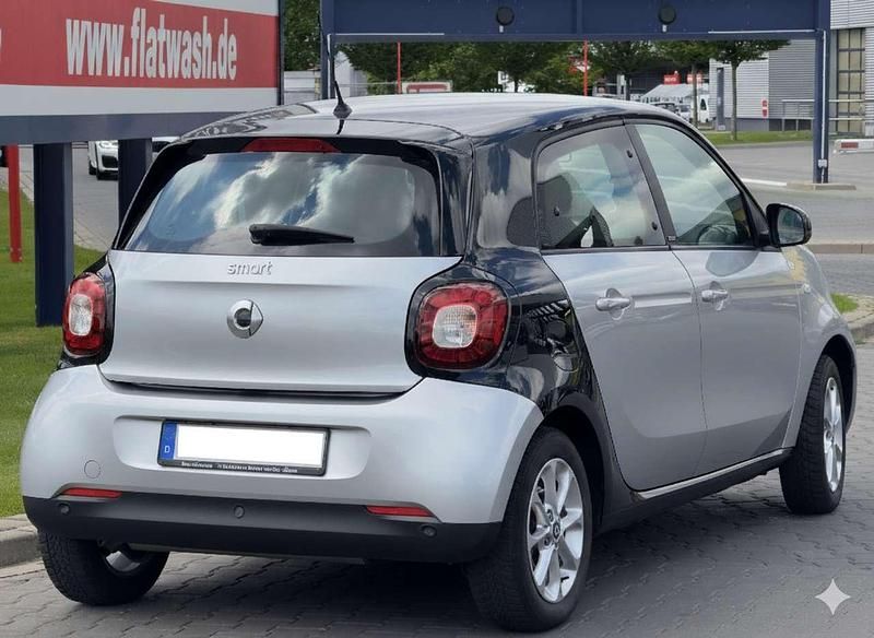 Silber Gebraucht 2016 Smart ForFour Passion Kleinwagen | 8.900 € (Fairer Preis) - Bild 1/4