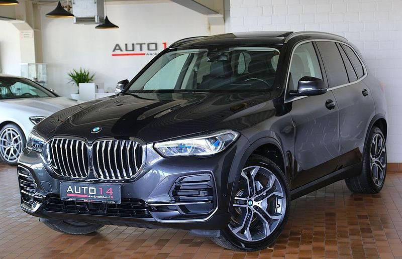 Grau Gebraucht 2022 BMW X5 Sport Line SUV | 43.990 € (Guter Preis) - Bild 1/4