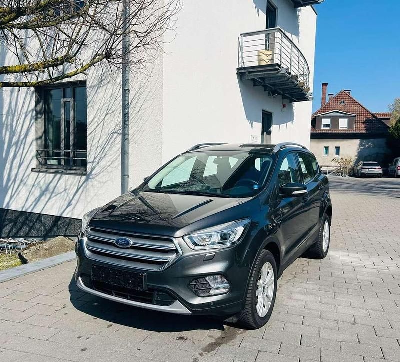 Gebraucht Ford Kuga Cool & Connect 150 PS (110 kW) 2019 Grau SUV