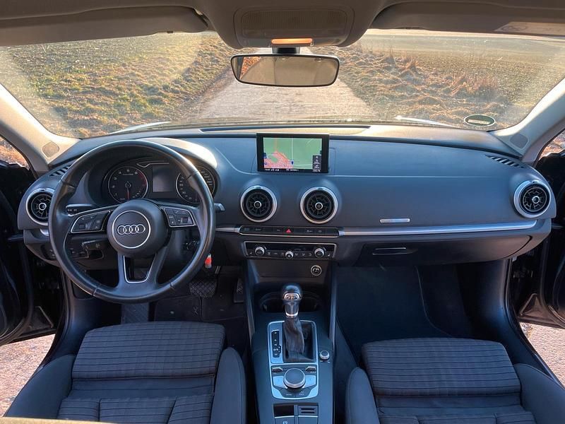 Gebraucht Audi A3 Ambiente 150 PS (110 kW) 2017 Schwarz Limousine