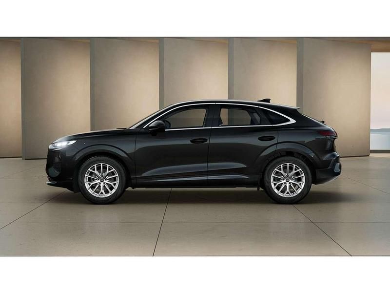 Neu Audi Q3 Sportback Performance 150 PS (110 kW) 2025 Mythosschwarz SUV