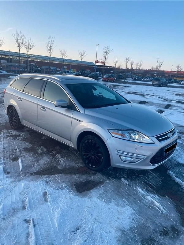 Second-hand Ford Mondeo 200 CP (147 kW) 2013 Argintiu Break