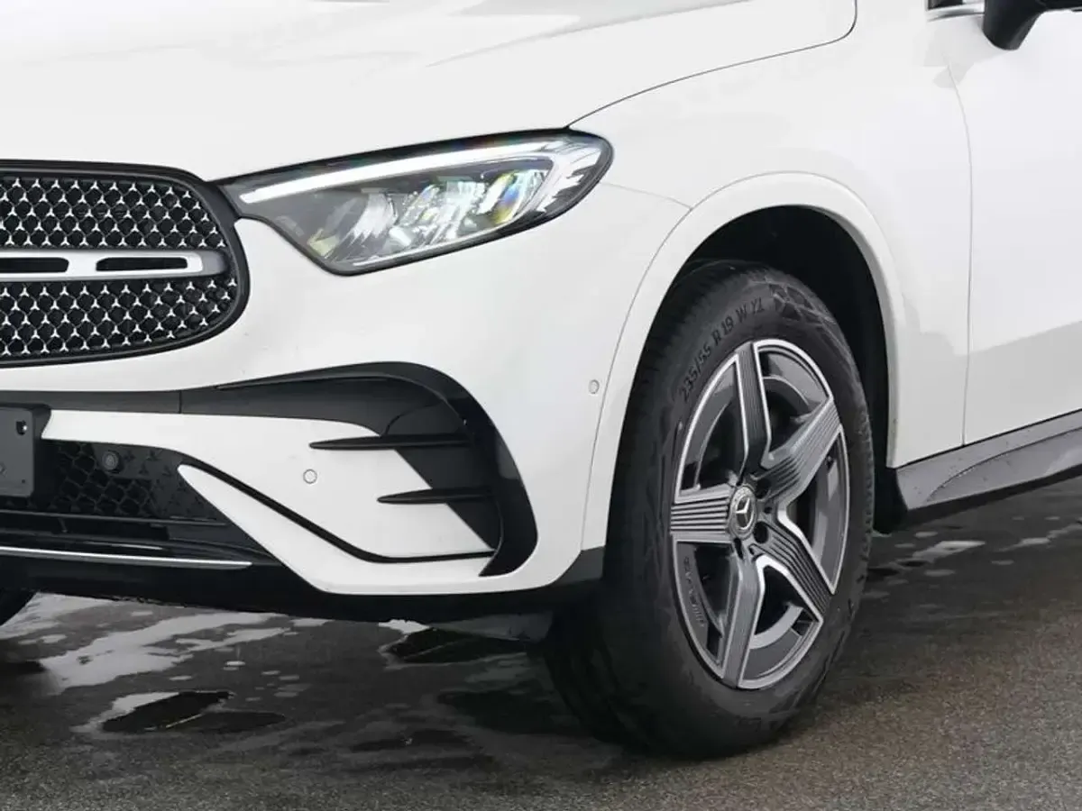 Gebraucht Mercedes GLC400d AMG 252 PS (185 kW) 2026 Weiß SUV