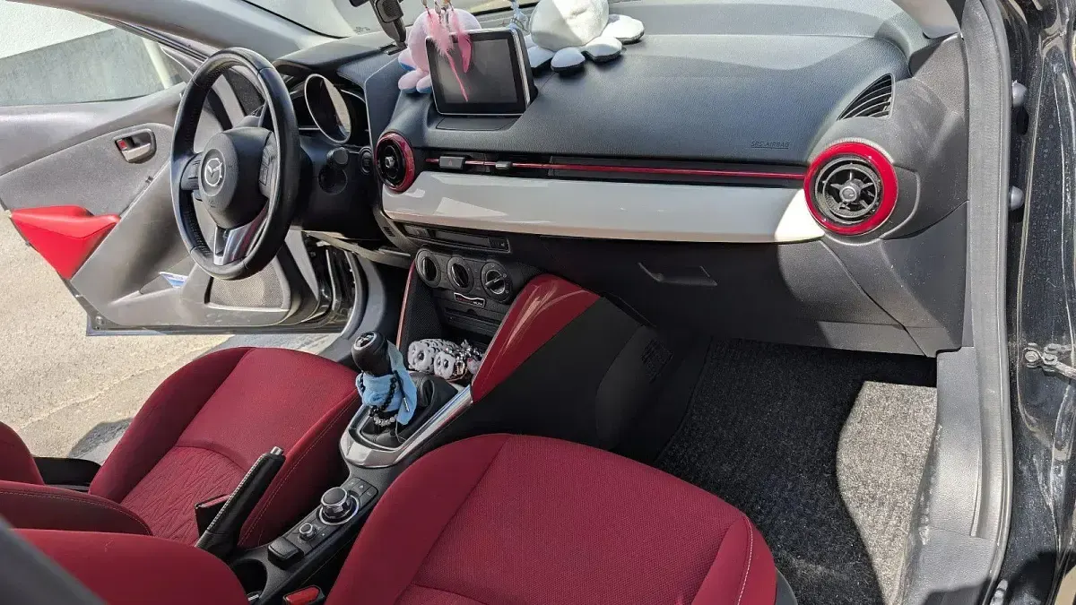 Gebraucht Mazda 2 Edition 90 PS (66 kW) 2015 Schwarz Limousine