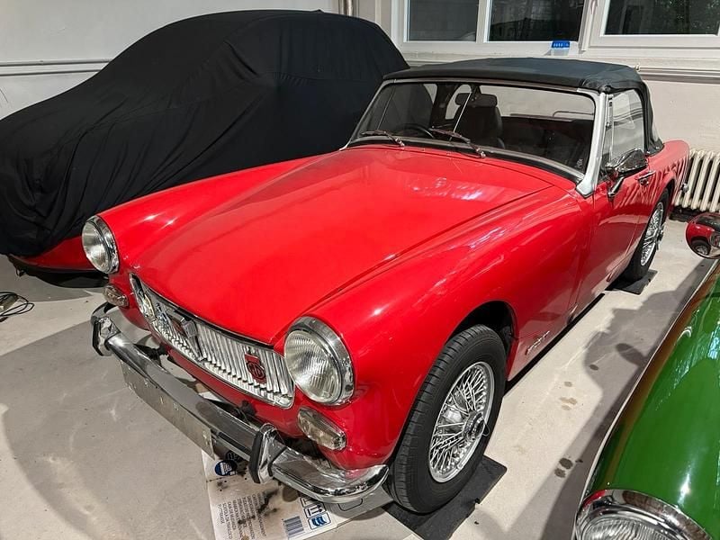 Rot Gebraucht 1972 MG Midget Cabrio | 11.000 € - Bild 1/4