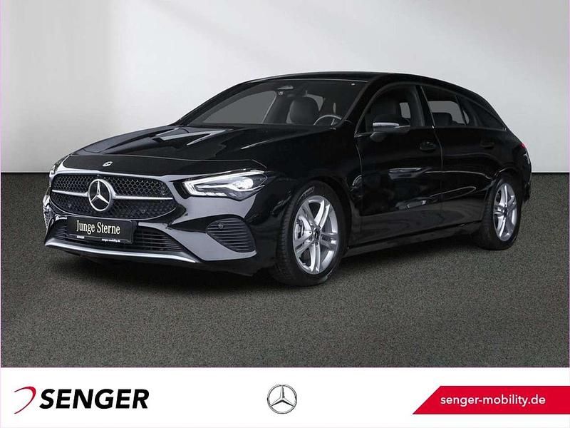 Unilack nachtschwarz Gebraucht 2024 Mercedes CLA180 Shooting Brake Kombi | 28.870 € - Bild 1/3
