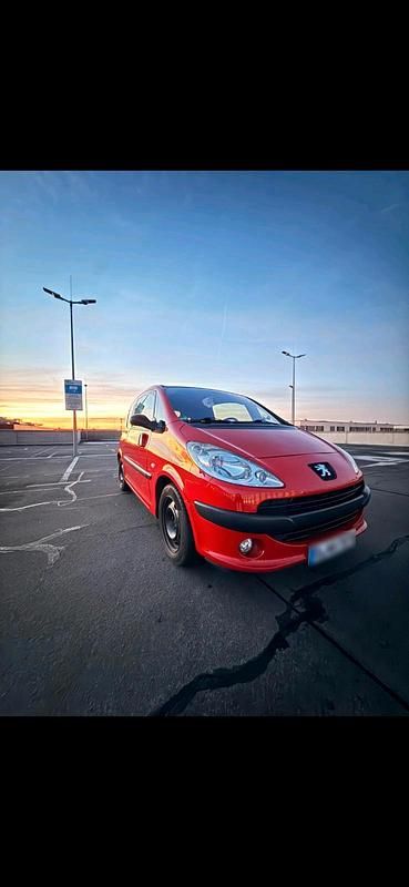 Gebraucht Peugeot 1007 85 PS (62 kW) 2006 Rot Van / Kleinbus