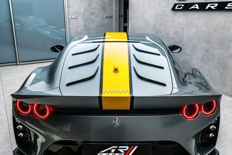 Gebraucht Ferrari 812 825 PS (606 kW) 2022