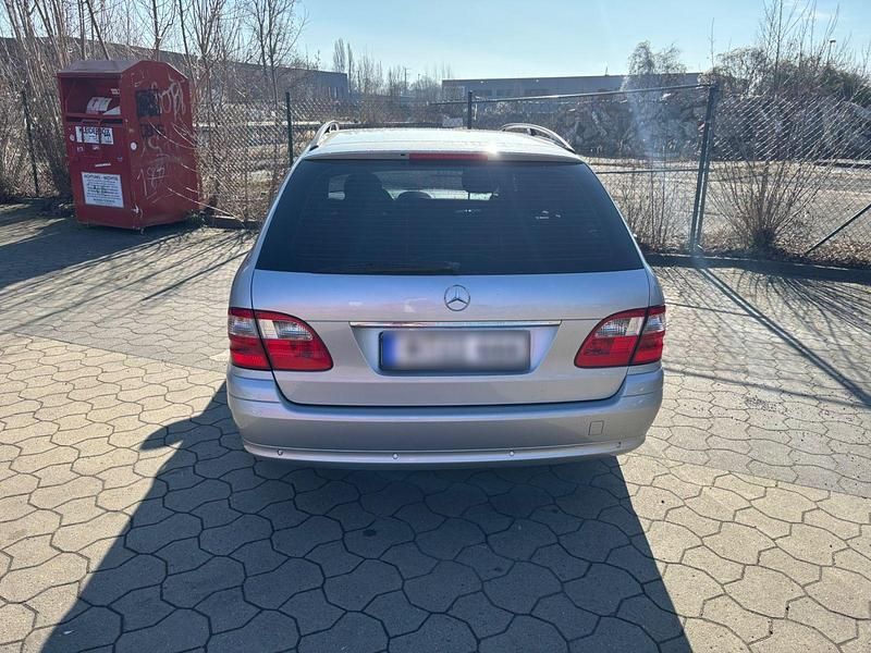 Gebraucht Mercedes E200 163 PS (119 kW) 2005 Silber Kombi