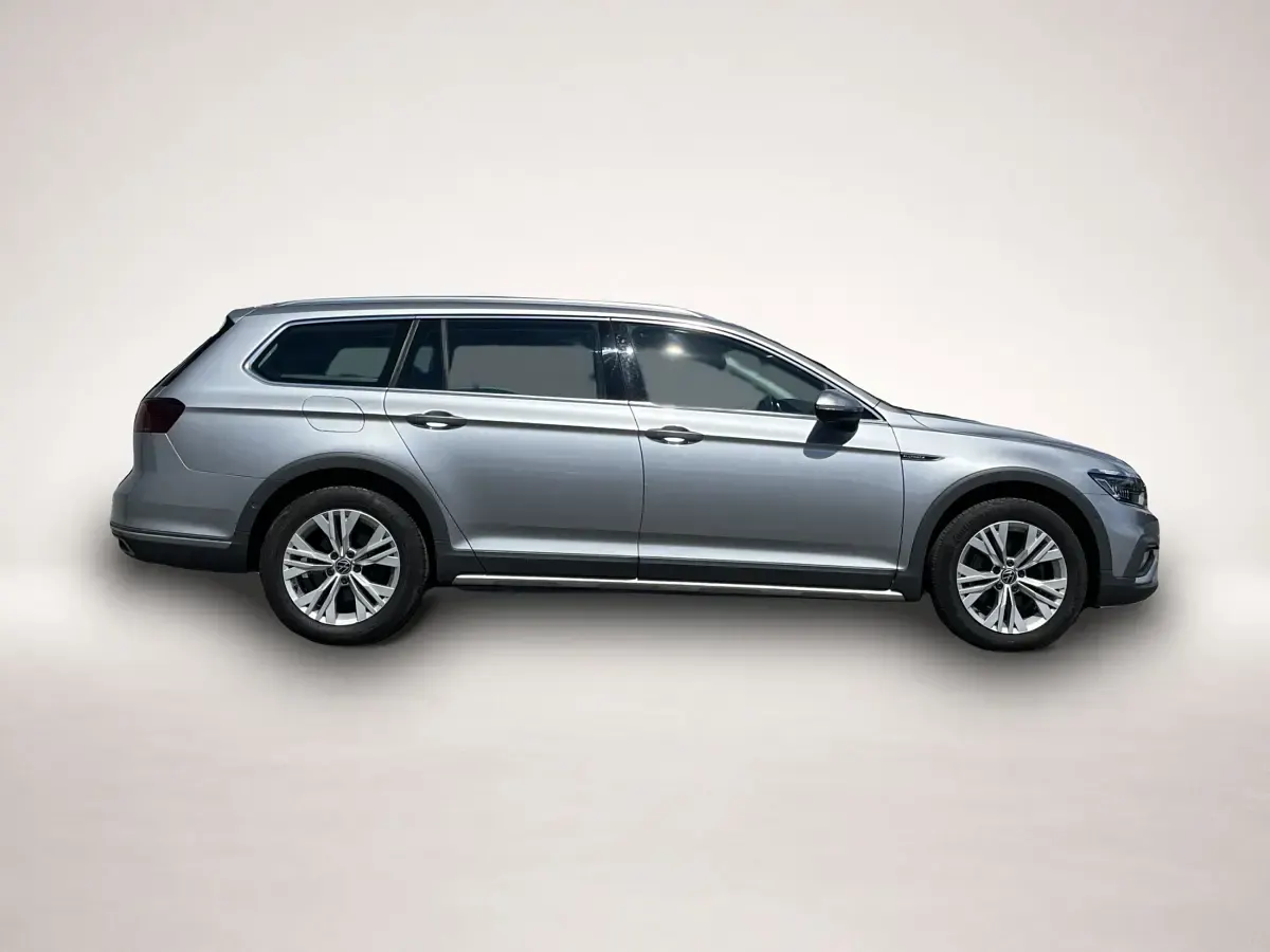 Gebraucht VW Passat Alltrack 200 PS (147 kW) 2022 Silber Kombi