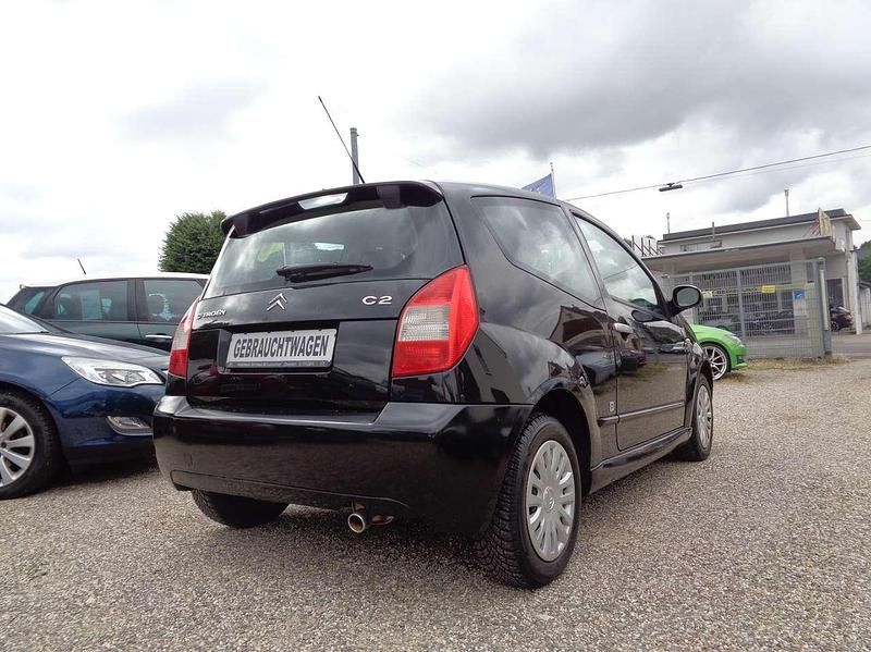 Gebraucht Citroën C2 Sport Chic 73 PS (53 kW) 2008 Lack onyx schwarz/deckende Kleinwagen