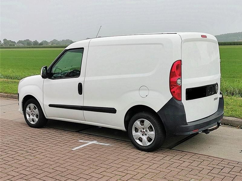 Gebraucht Fiat Doblò 90 PS (66 kW) 2014 Weiß Van / Kleinbus