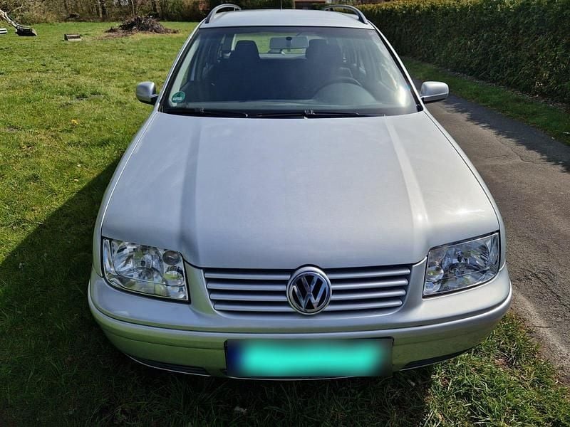 Second-hand VW Bora 105 CP (77 kW) 2003 Argintiu Break