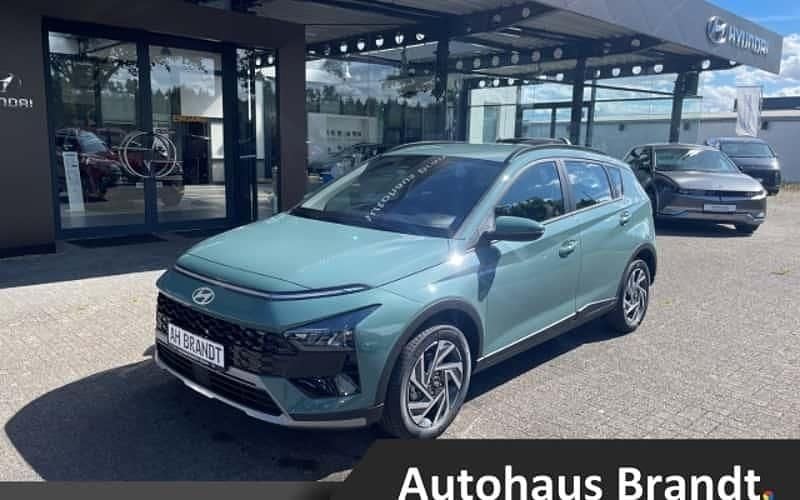 Mangrove green / mic Neu 2025 Hyundai Bayon Trend SUV | 22.990 € (Fairer Preis) - Bild 1/4