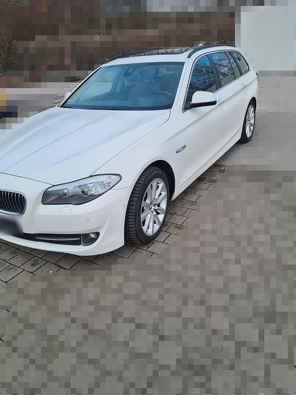 Gebraucht BMW 530 Comfort Edition 258 PS (189 kW) 2013 Weiß Kombi