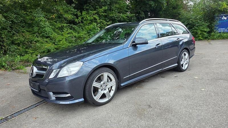 Grau Gebraucht 2012 Mercedes E500 AMG Limousine | 23.990 € (Etwas zu teuer) - Bild 1/4