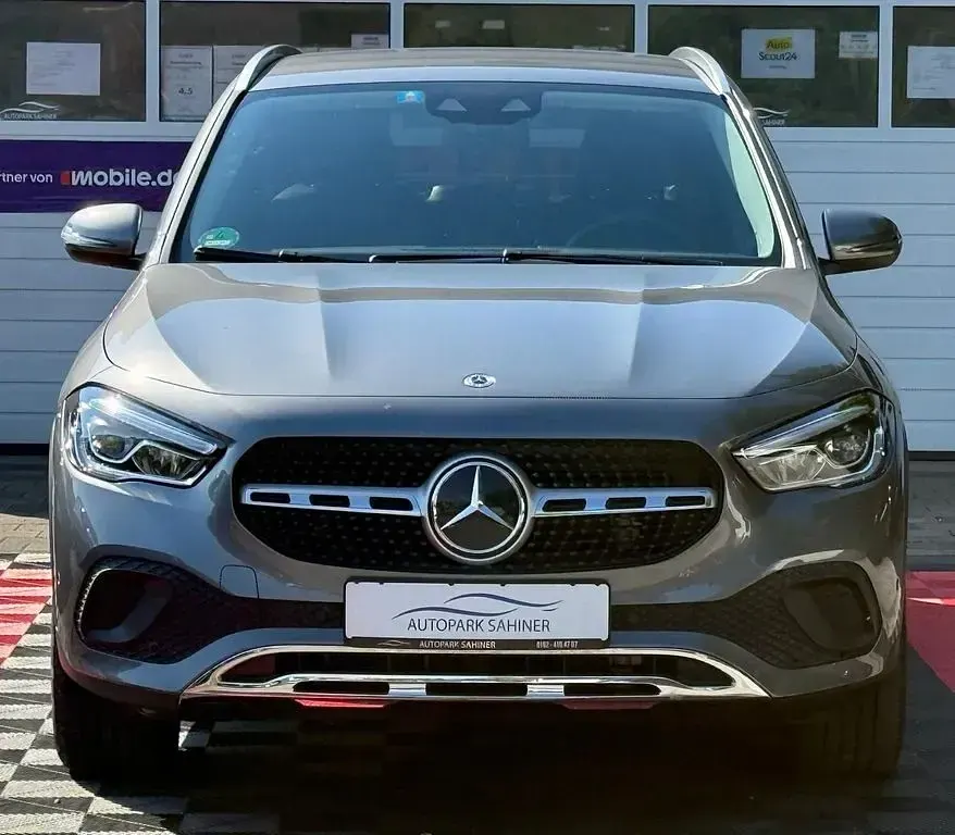 Gebraucht Mercedes GLA200 163 PS (119 kW) 2020 Mountaingrau SUV