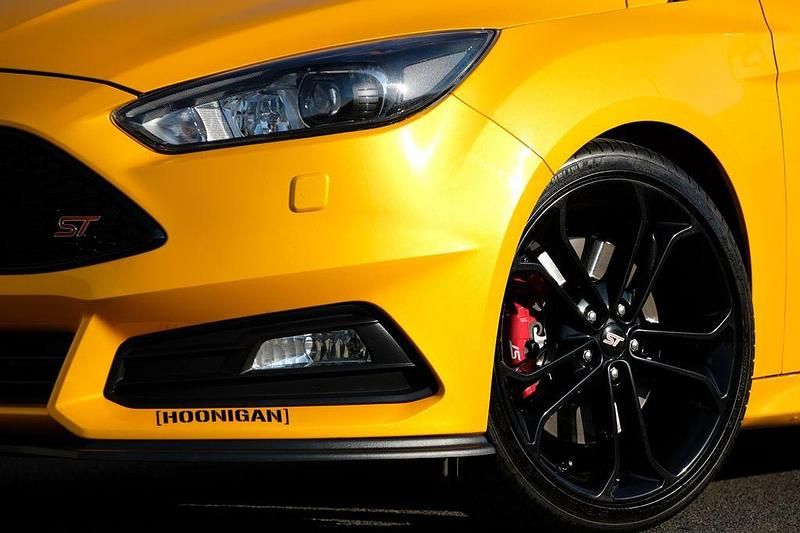 Gebraucht Ford Focus Sport 185 PS (136 kW) 2015 Orange Limousine