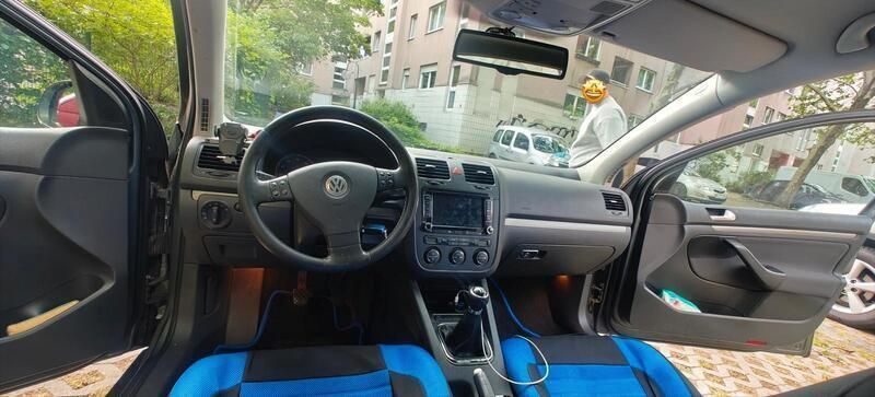 Grau Gebraucht 2005 VW Golf V Kleinwagen | 2.750 € (Fairer Preis) - Bild 1/4