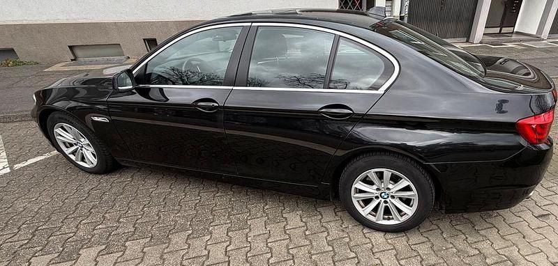 Gebraucht BMW 520 184 PS (135 kW) 2010 Schwarz Limousine