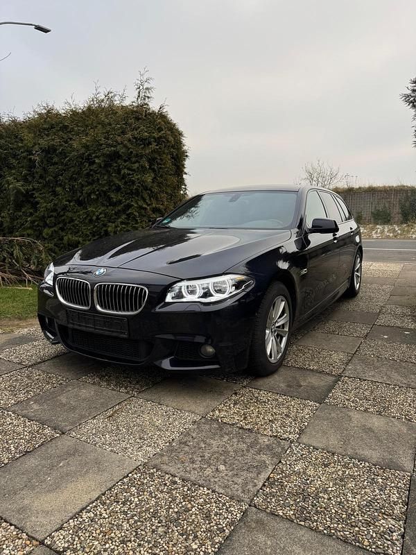 Schwarz Gebraucht 2011 BMW 525 M Sport Kombi | 10.750 € (Etwas zu teuer) - Bild 1/4