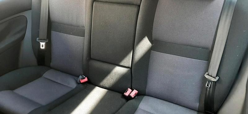 Silber Gebraucht 2001 VW Golf IV Kleinwagen | 2.500 € (Teuer) - Bild 1/4