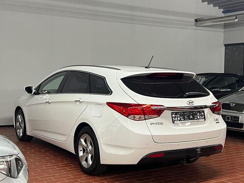 Gebraucht Hyundai i40 Edition 136 PS (100 kW) 2013 Weiß Kombi