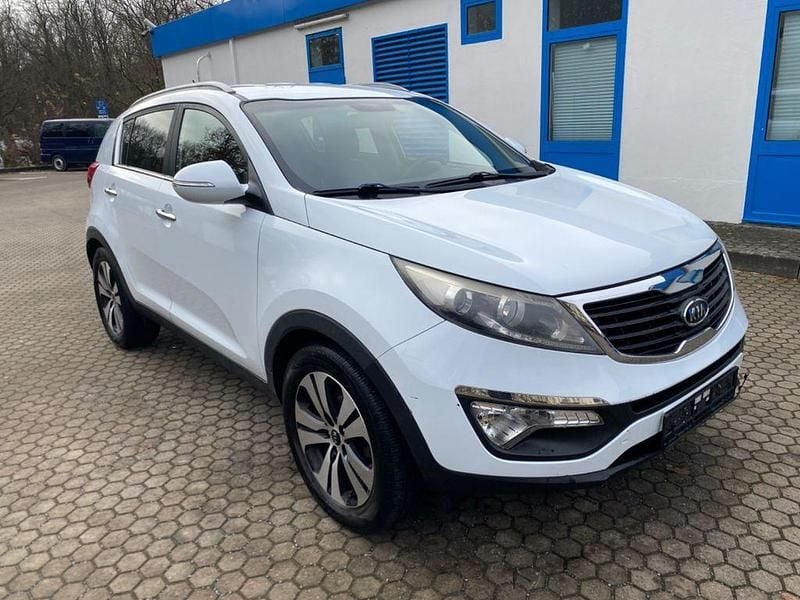 Weiß Gebraucht 2013 Kia Sportage DREAM-TEAM Edition SUV | 6.299 € (Guter Preis) - Bild 1/4