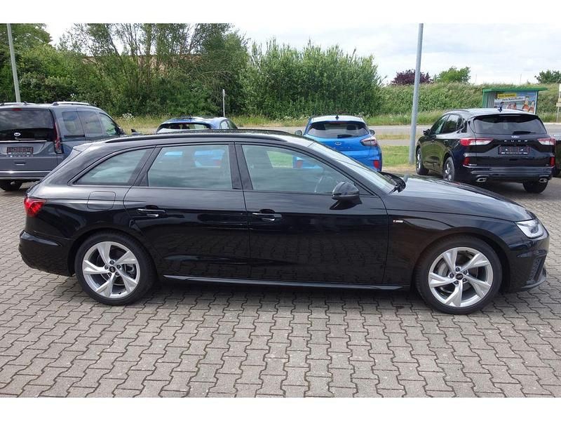 Usado Audi A4 S-line plus 204 HP (150 kW) 2024 Preto Carrinha