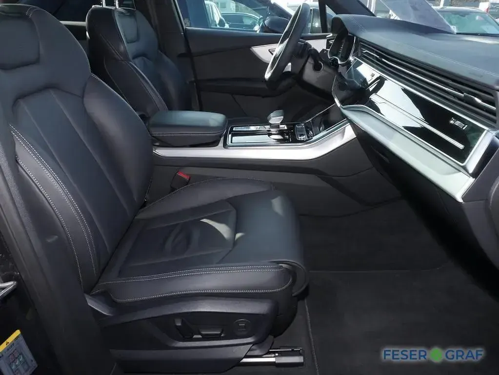 Usado Audi Q7 S-Line 286 HP (210 kW) 2025 Cinzento SUV