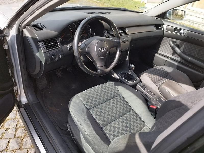 Gebraucht Audi A6 S-Line 131 PS (96 kW) 2002 Silber Kombi