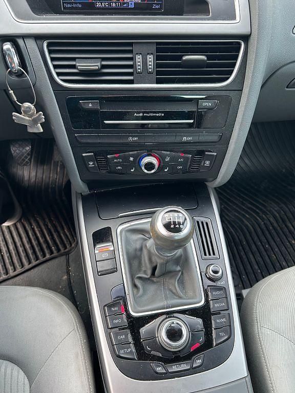 Gebraucht Audi A4 Ambiente 150 PS (110 kW) 2014 Blau Kombi