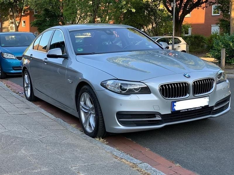 Gebraucht BMW 530 258 PS (189 kW) 2014 Silber Limousine