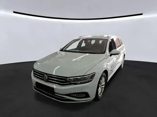Gebraucht VW Passat Business 150 PS (110 kW) 2023 Kombi