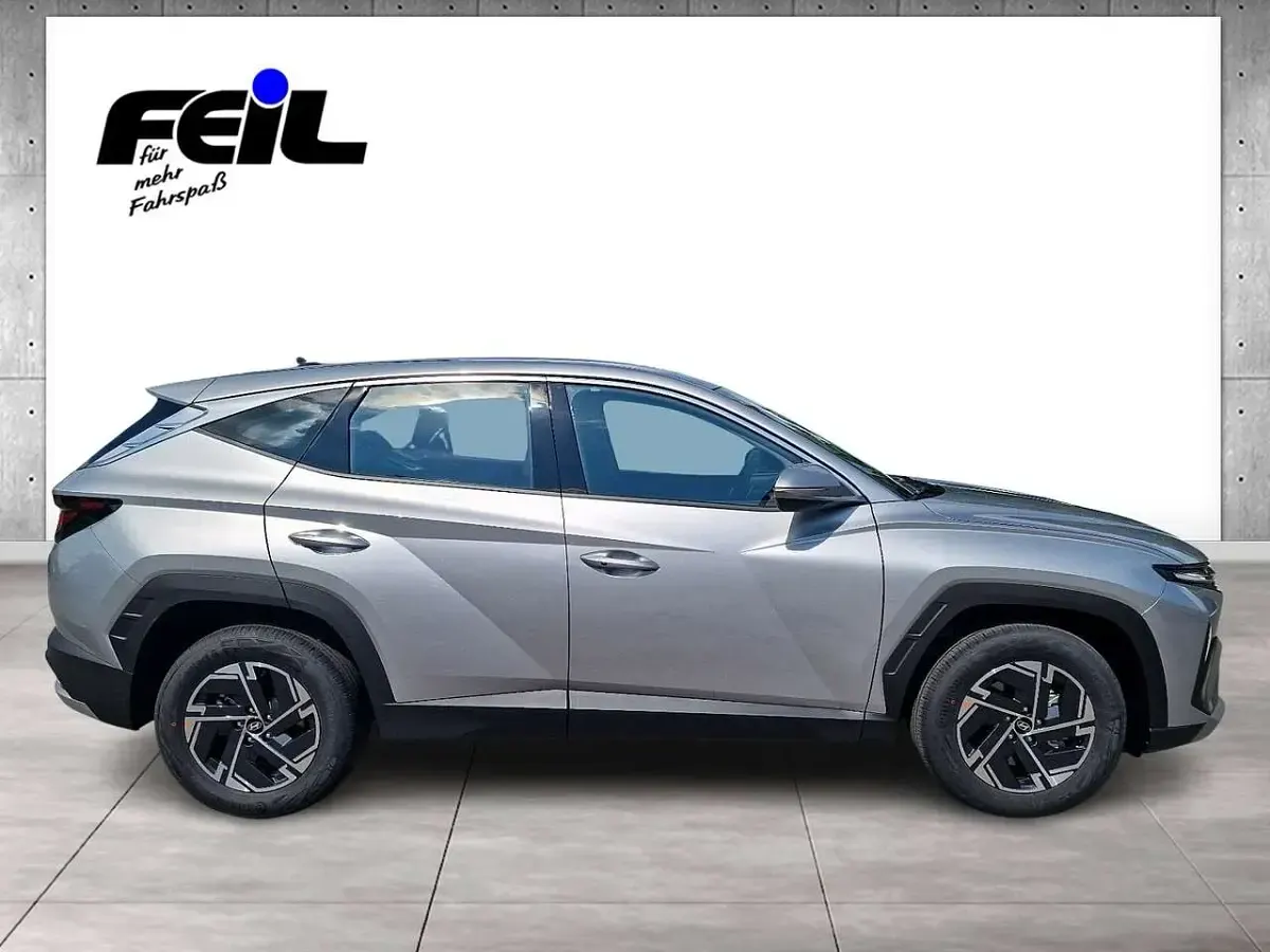 Neu Hyundai Tucson Select 150 PS (110 kW) 2026 Shimmering silver SUV