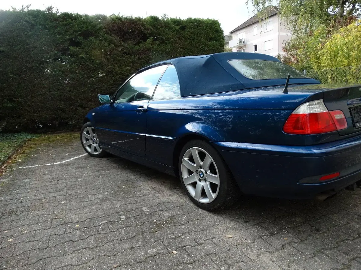 Gebraucht BMW 320 Cabriolet 170 PS (125 kW) 2003 Blau Cabrio