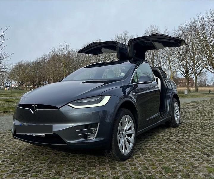 Grau Gebraucht 2017 Tesla Model X SUV | 25.900 € (Superpreis) - Bild 1/4