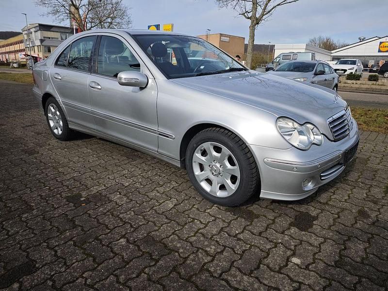 Gebraucht Mercedes C230 Elegance 192 PS (141 kW) 2005 Iridiumsilber (metallic) Limousine