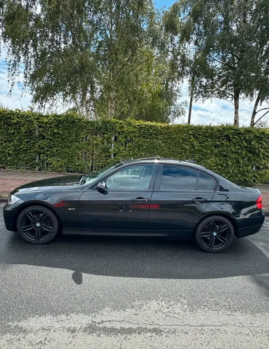 Gebraucht BMW 318 129 PS (94 kW) 2006 Schwarz Limousine