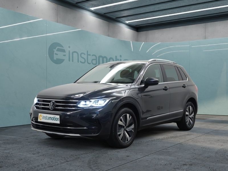 Grau Gebraucht 2022 VW Tiguan Pro SUV | 35.248 € (Fairer Preis) - Bild 1/4