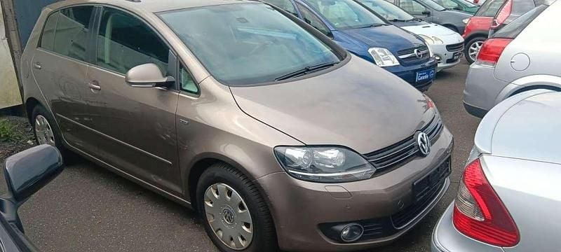 Kaschmirbraun metallic Gebraucht 2013 VW Golf Plus Cross Life Van / Kleinbus | 6.990 € (Fairer Preis) - Bild 1/4