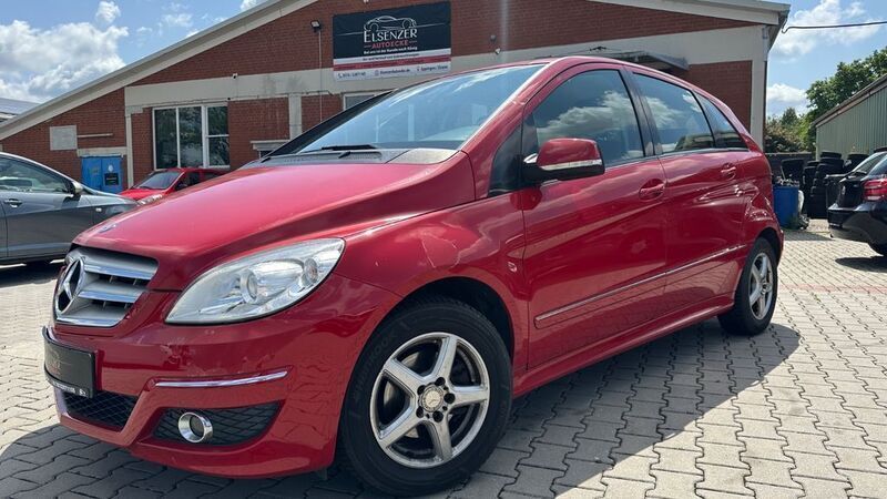 Rot Gebraucht 2008 Mercedes B170 Van / Kleinbus | 3.999 € (Guter Preis) - Bild 1/4