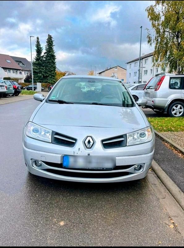 Gebraucht Renault Mégane GrandTour 131 PS (96 kW) 2008 Silber Kombi