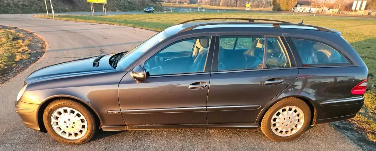 Gebraucht Mercedes E220 170 PS (125 kW) 2008 Andere farben Kombi